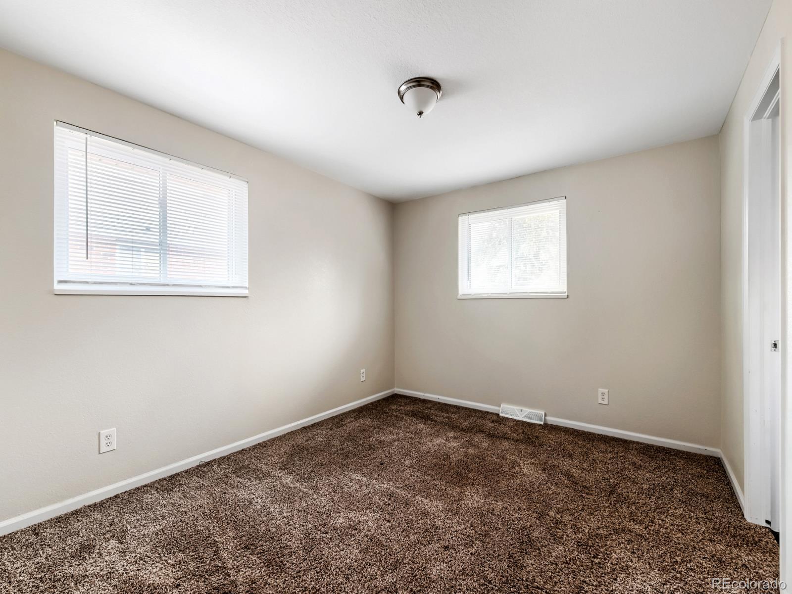 MLS Image #19 for 628 s oswego court,aurora, Colorado