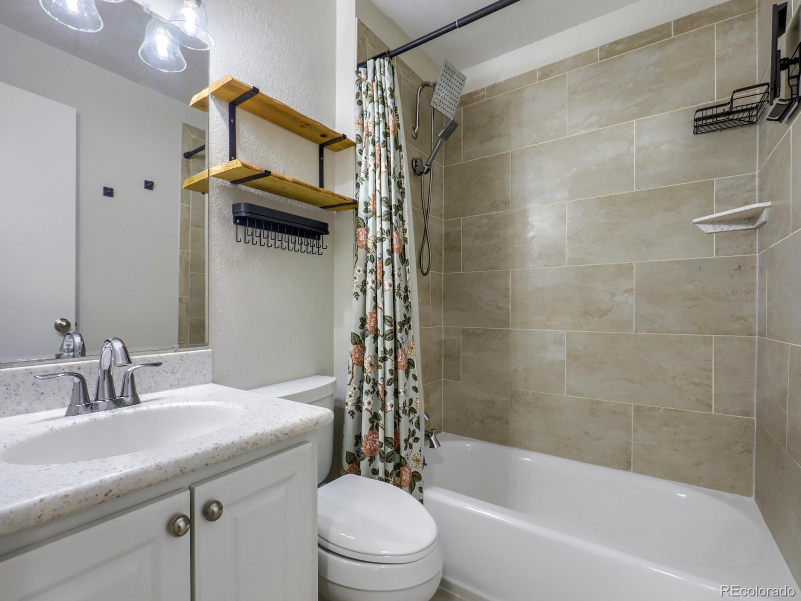MLS Image #21 for 628 s oswego court,aurora, Colorado