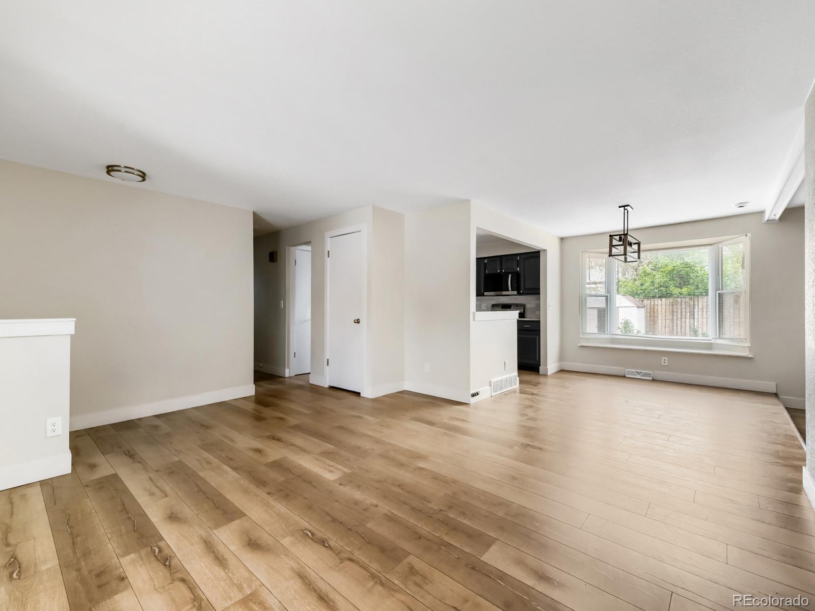 MLS Image #3 for 628 s oswego court,aurora, Colorado