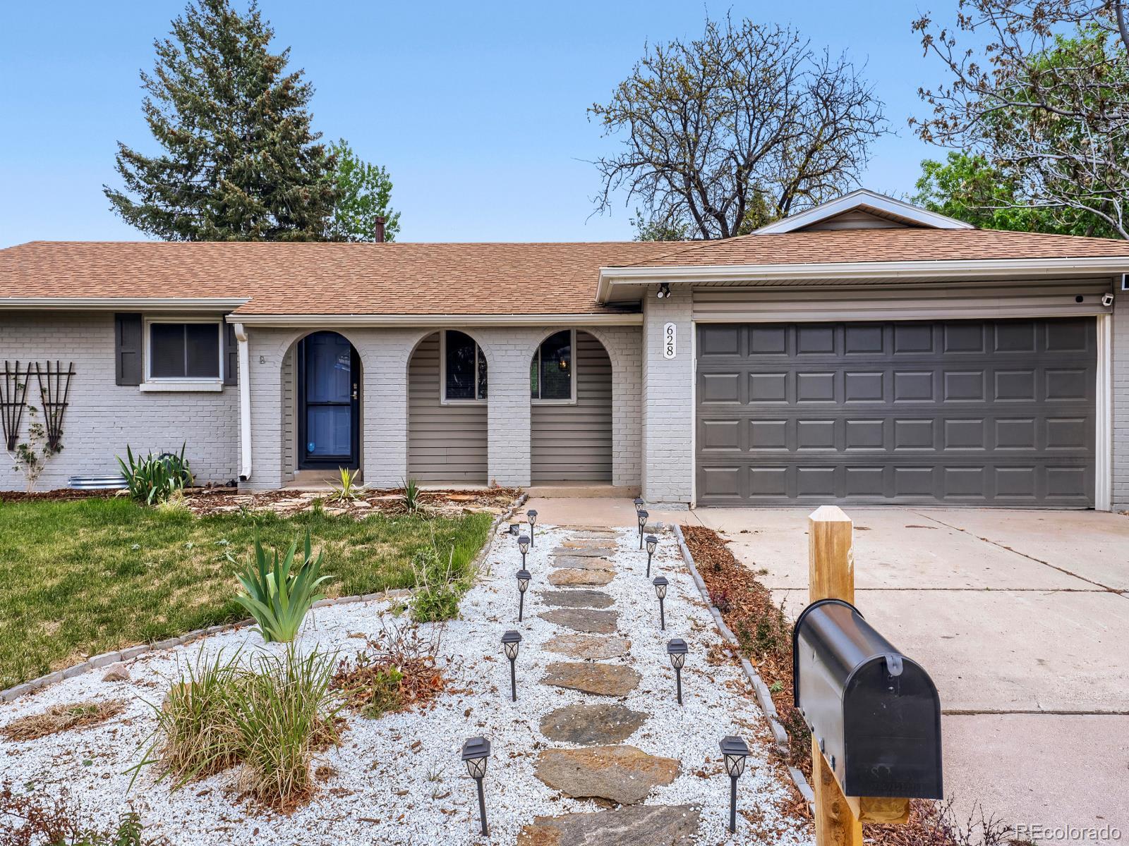 MLS Image #36 for 628 s oswego court,aurora, Colorado
