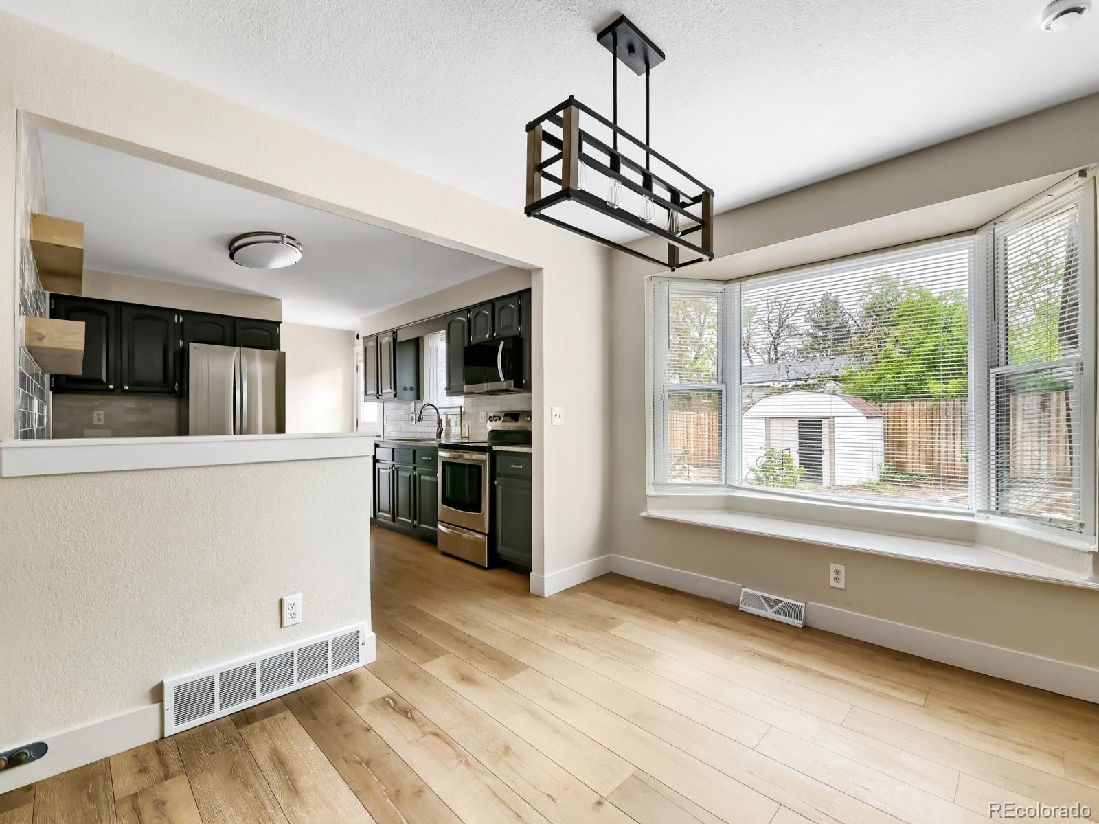 MLS Image #4 for 628 s oswego court,aurora, Colorado