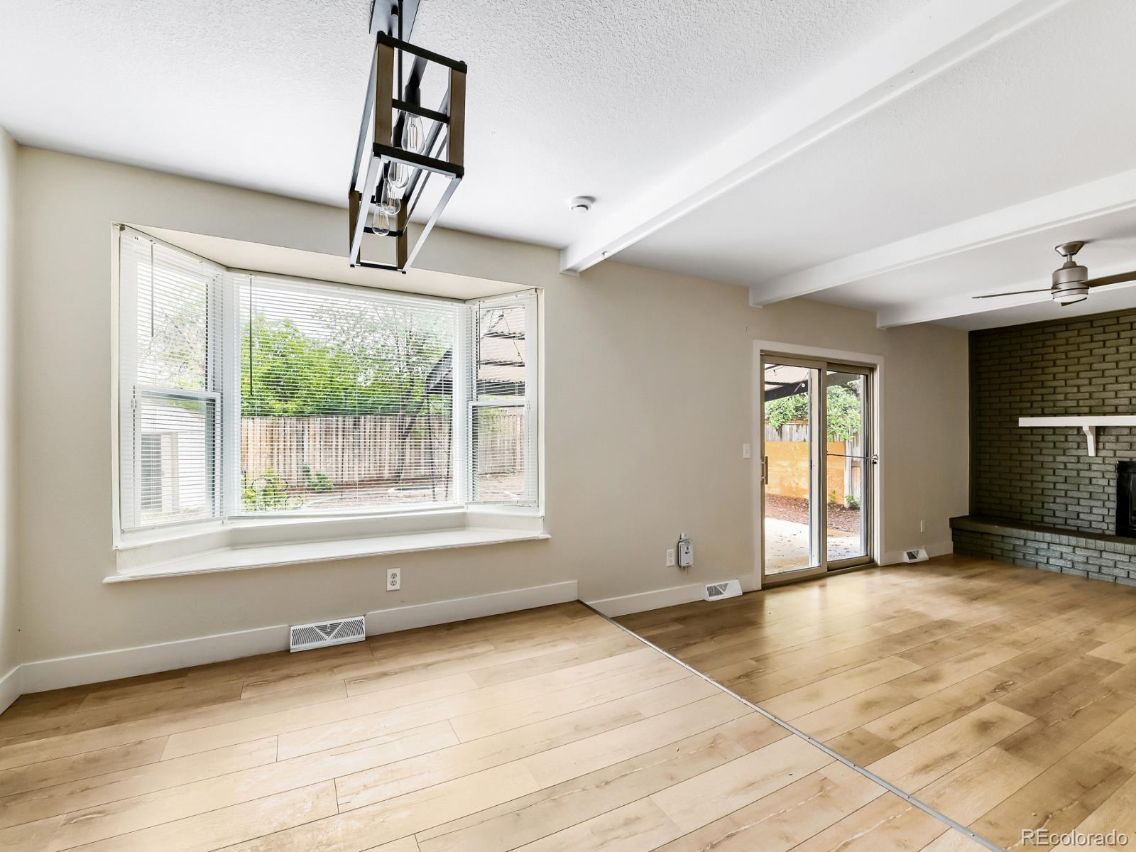 MLS Image #5 for 628 s oswego court,aurora, Colorado