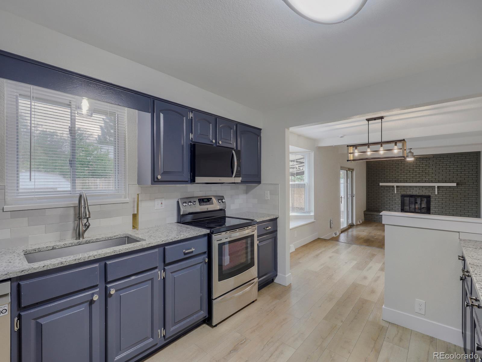 MLS Image #6 for 628 s oswego court,aurora, Colorado
