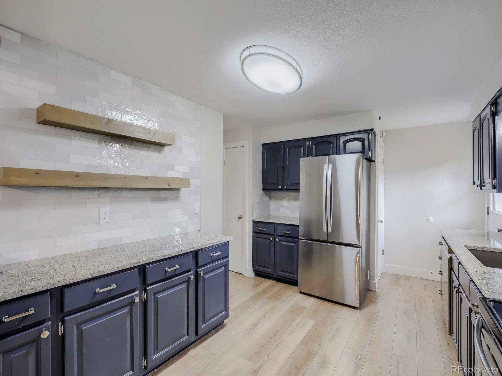 MLS Image #7 for 628 s oswego court,aurora, Colorado