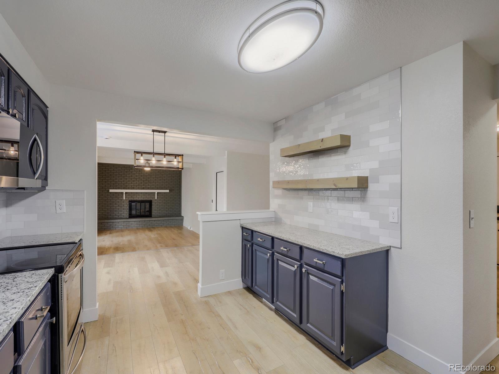MLS Image #9 for 628 s oswego court,aurora, Colorado