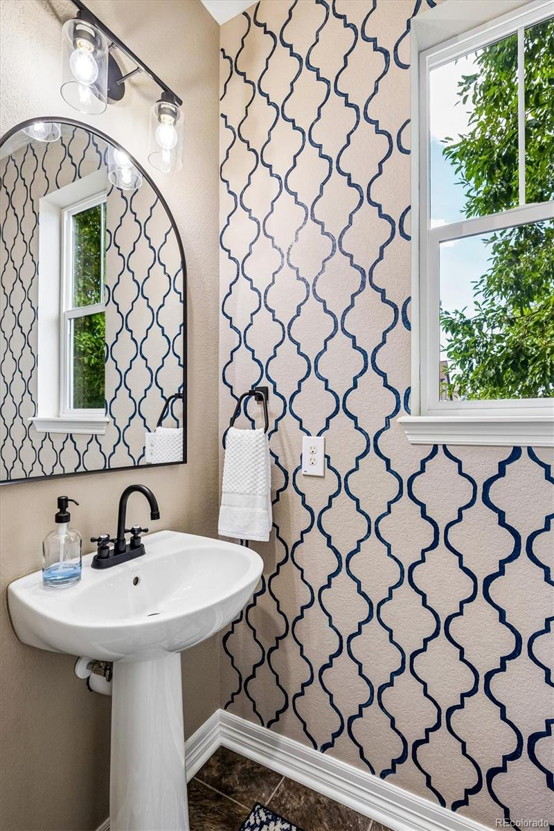 MLS Image #12 for 11053 e 28th place,denver, Colorado