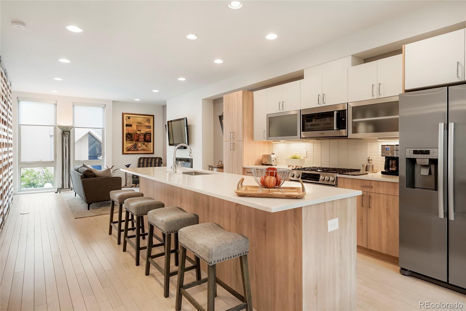 MLS Image #11 for 879  delaware street,denver, Colorado