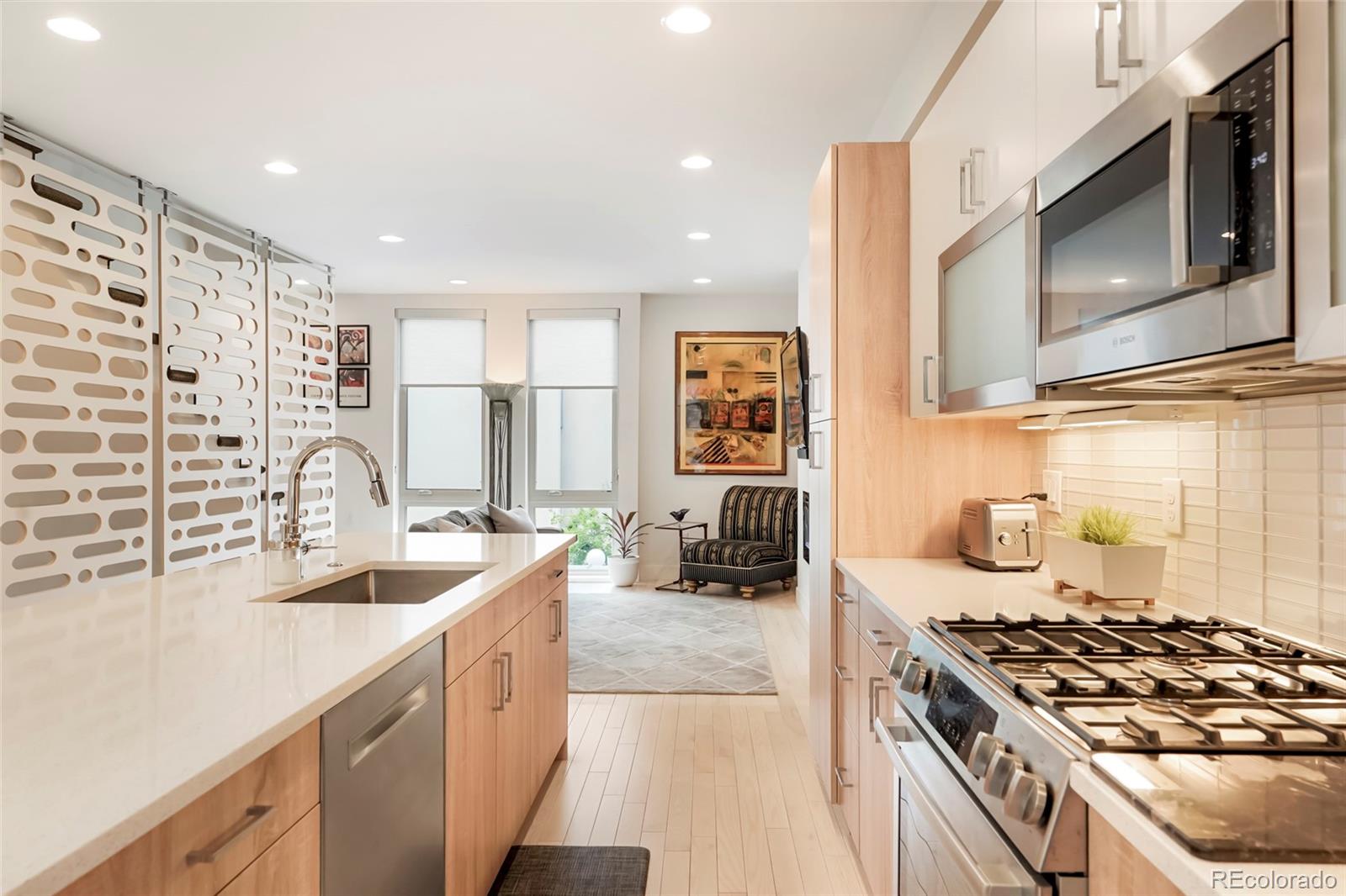 MLS Image #12 for 879  delaware street,denver, Colorado