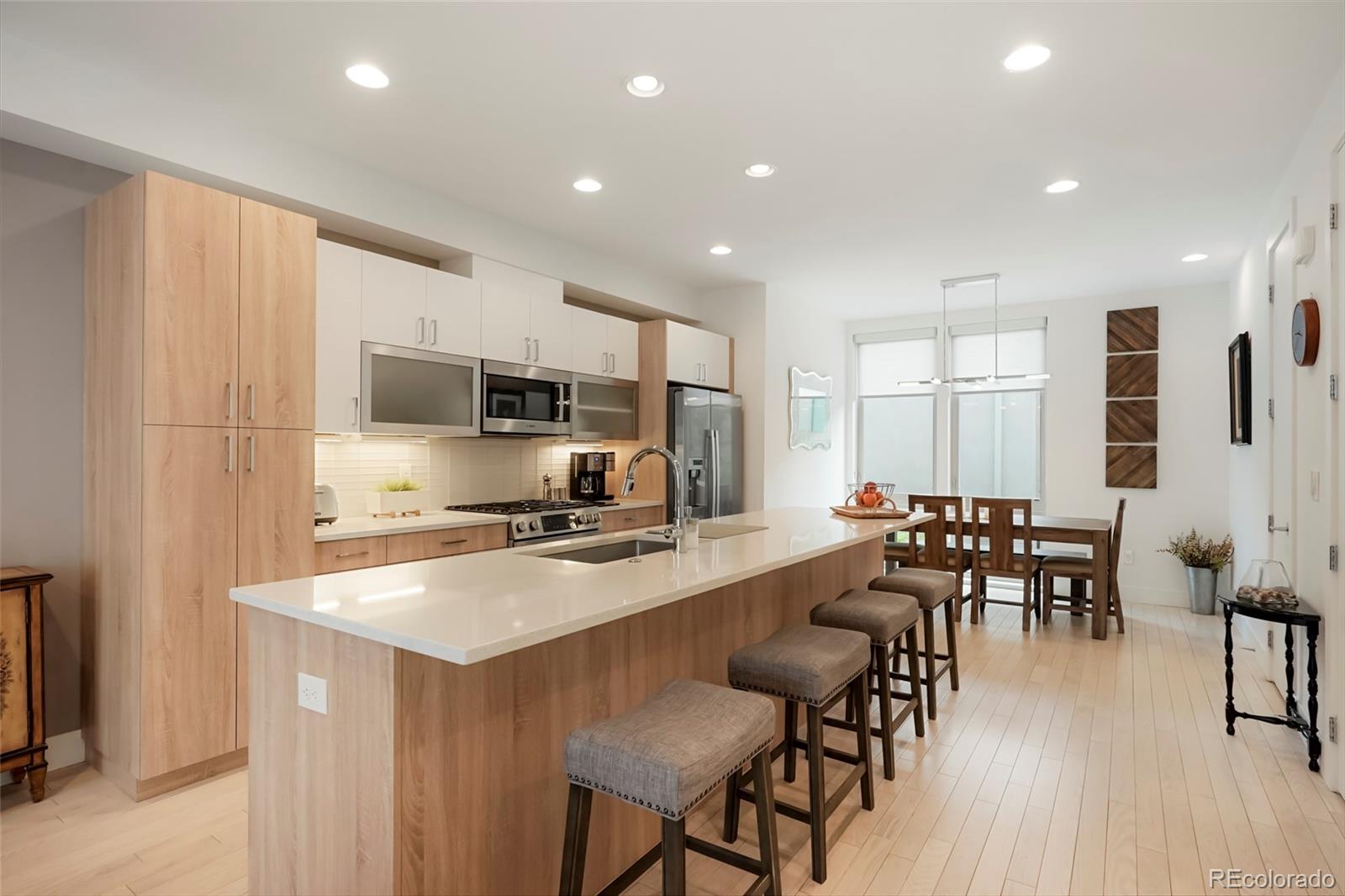 MLS Image #7 for 879  delaware street,denver, Colorado