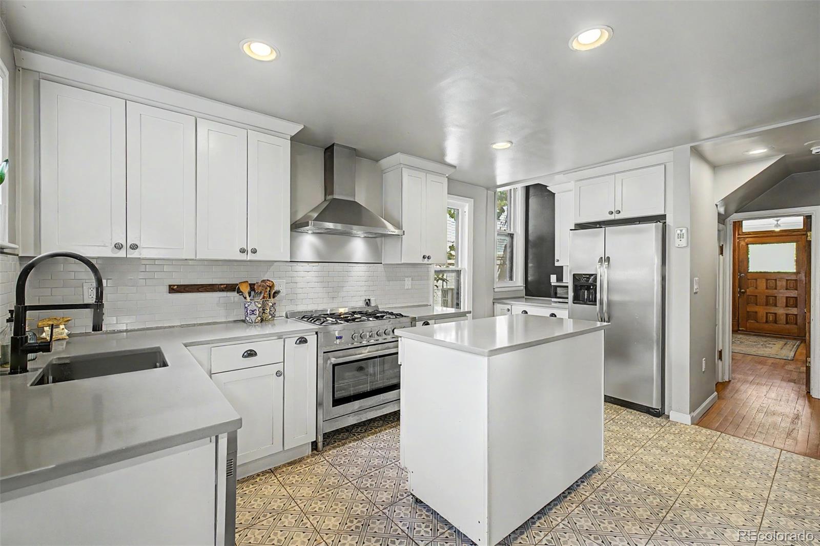 MLS Image #12 for 1241  york street,denver, Colorado