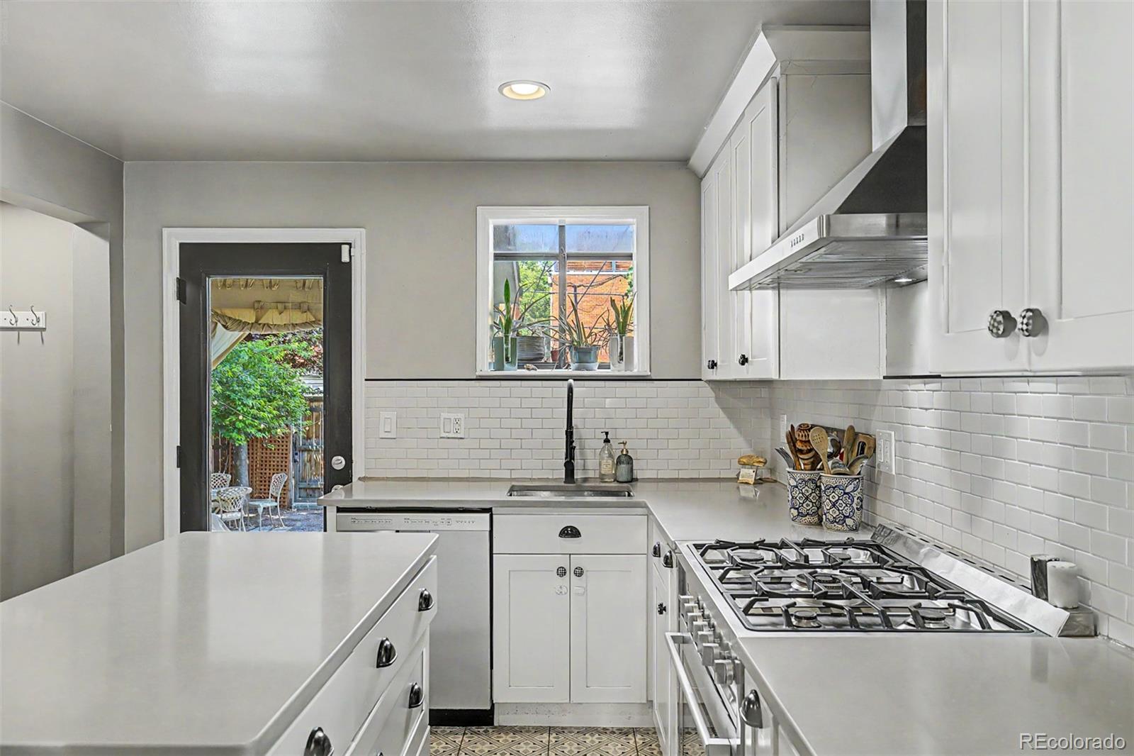 MLS Image #13 for 1241  york street,denver, Colorado