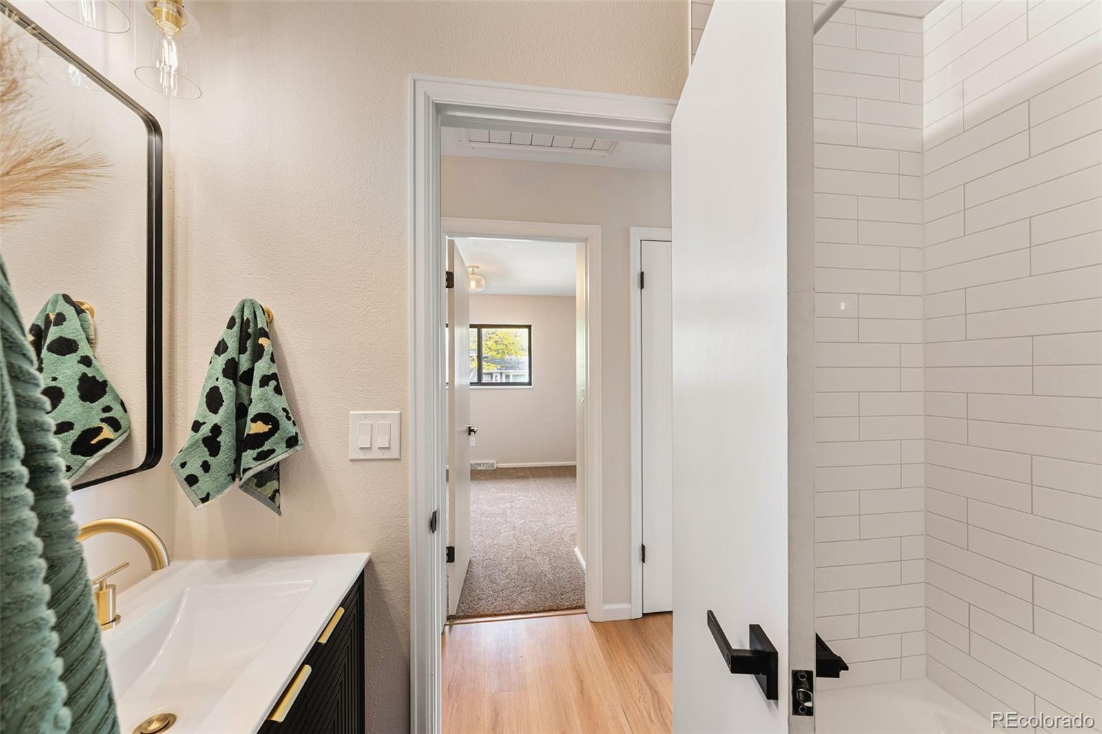 MLS Image #18 for 8995 e cornell avenue,denver, Colorado