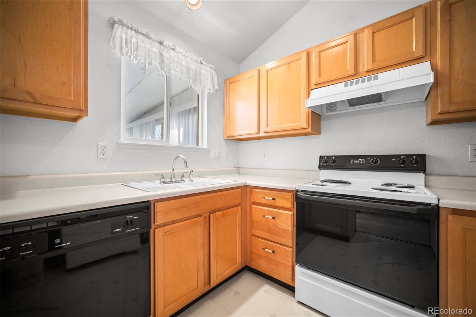 MLS Image #4 for 2871  elaine drive,broomfield, Colorado