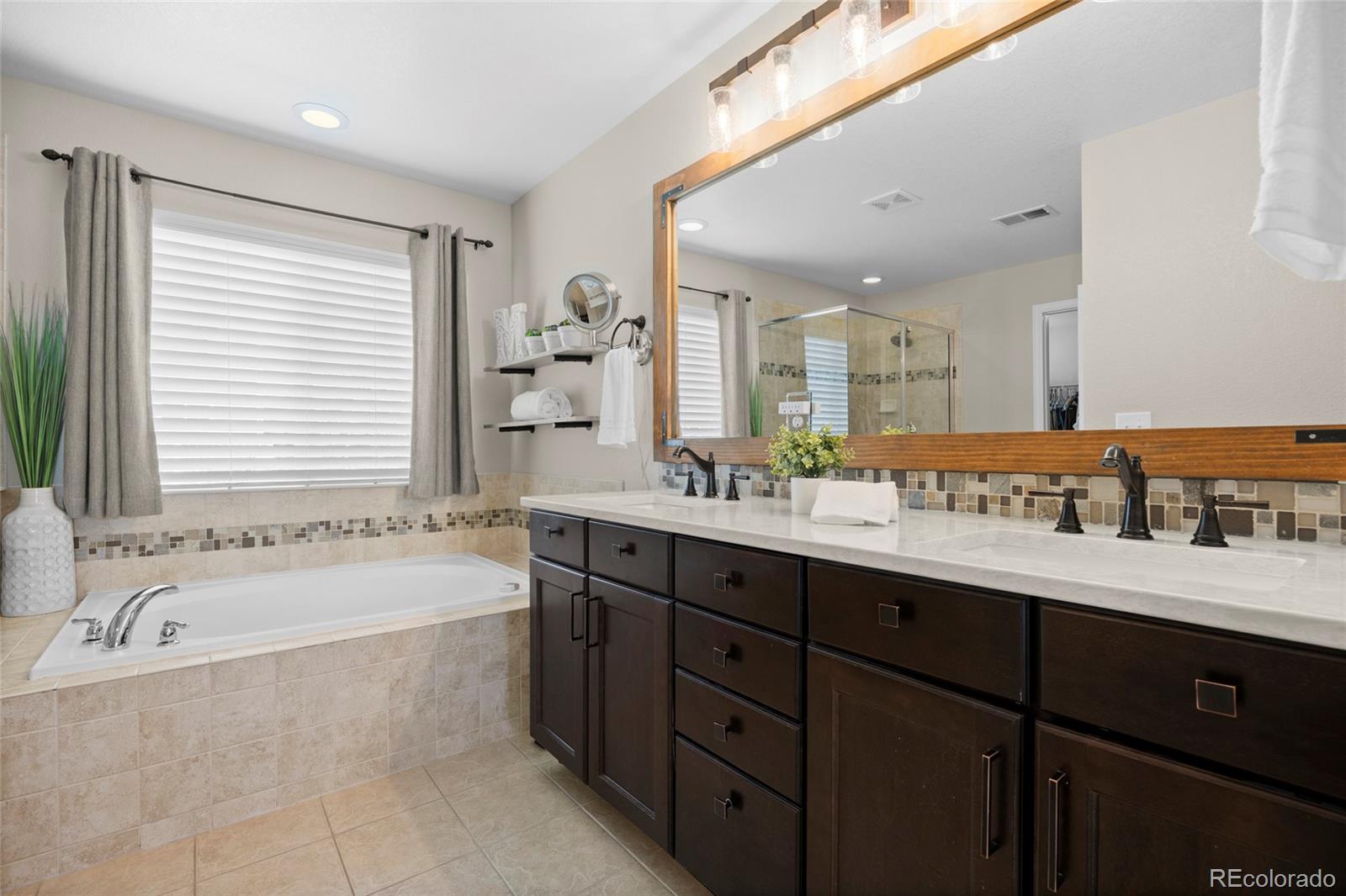 MLS Image #21 for 5060 s riviera court,aurora, Colorado