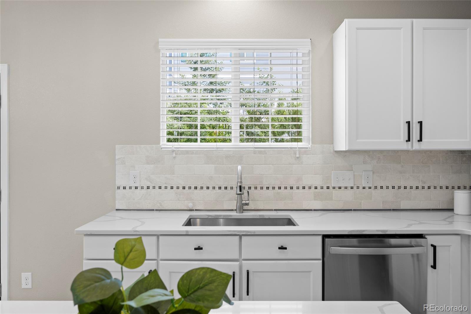 MLS Image #9 for 5060 s riviera court,aurora, Colorado