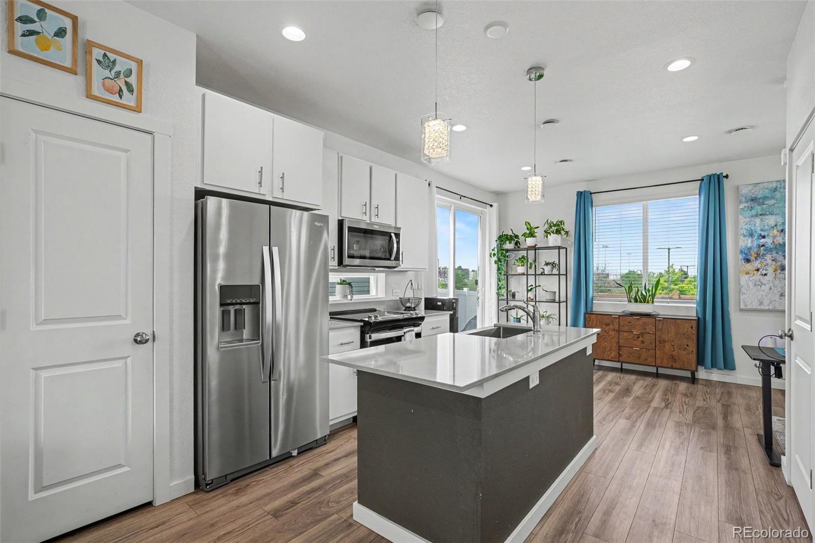 MLS Image #10 for 18262 e 49th place,denver, Colorado