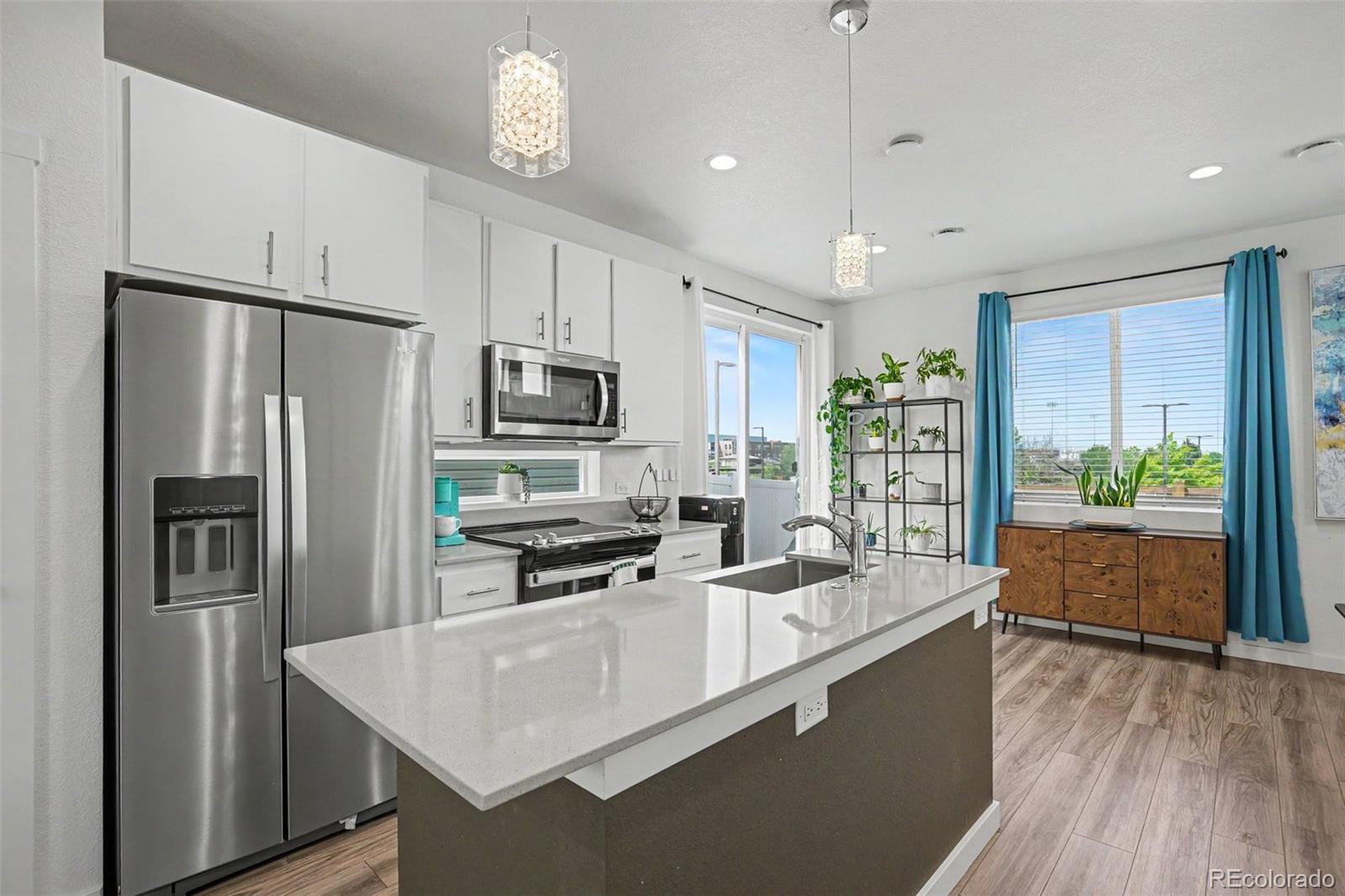 MLS Image #11 for 18262 e 49th place,denver, Colorado