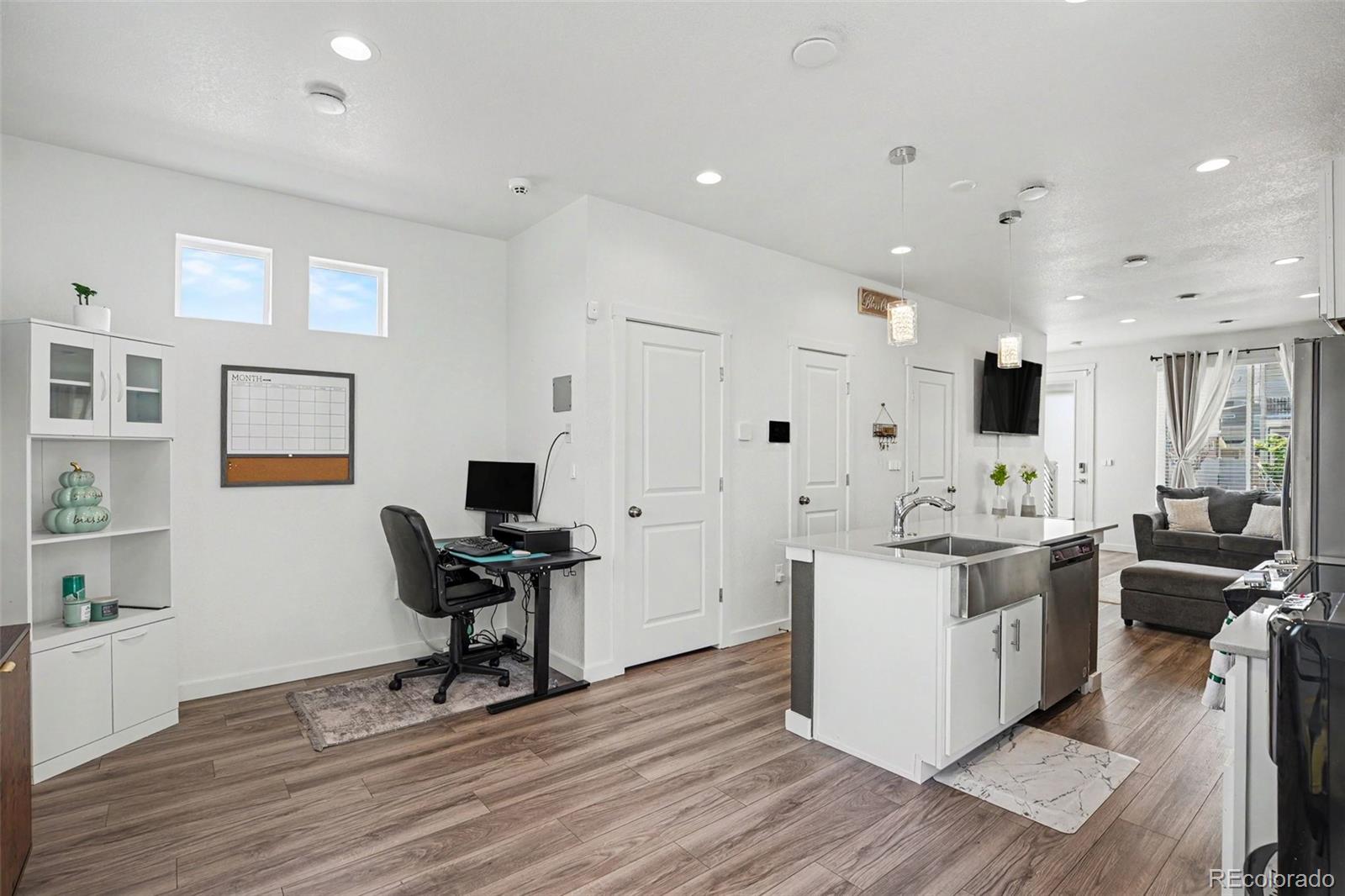 MLS Image #13 for 18262 e 49th place,denver, Colorado