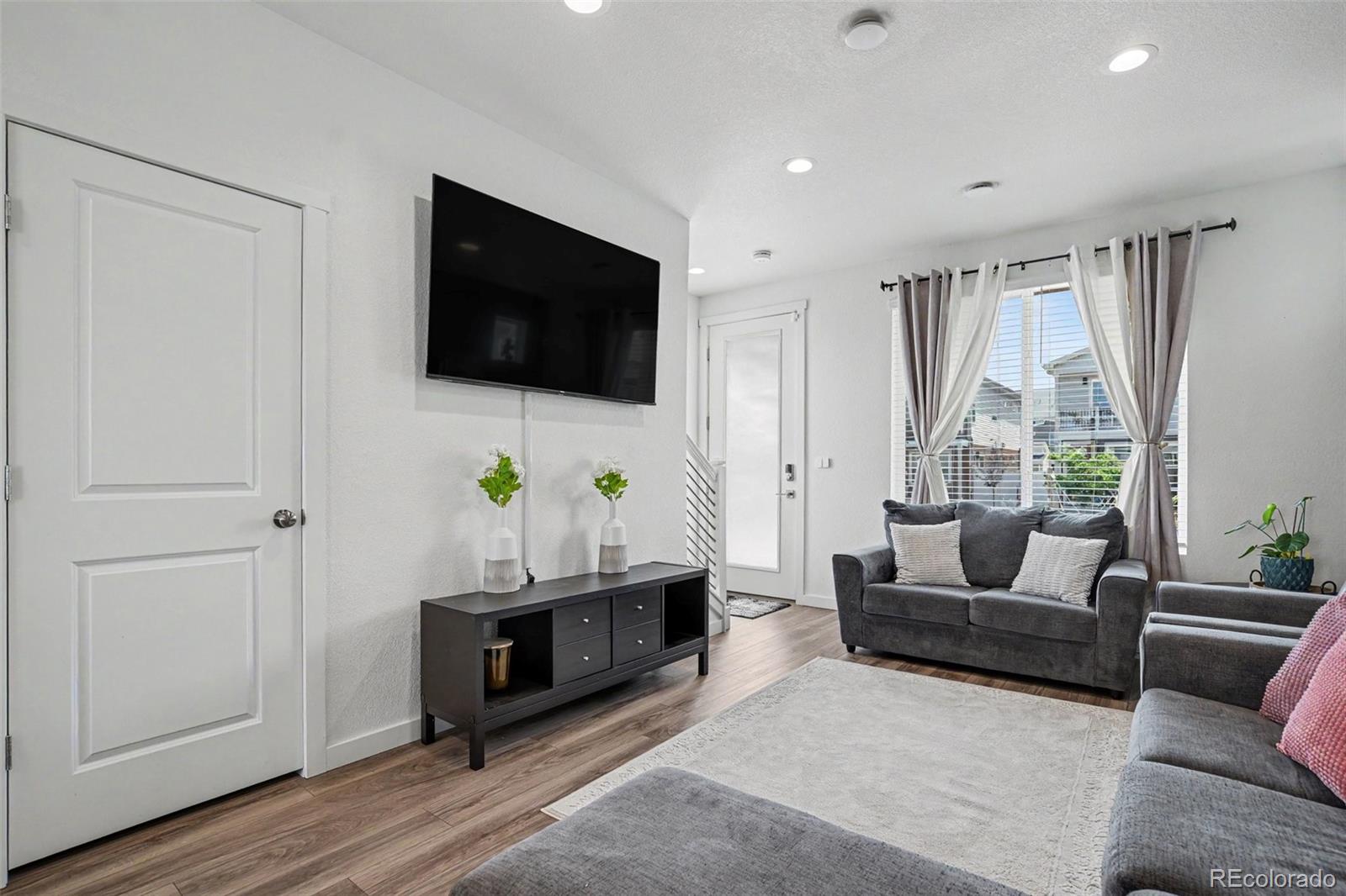 MLS Image #5 for 18262 e 49th place,denver, Colorado