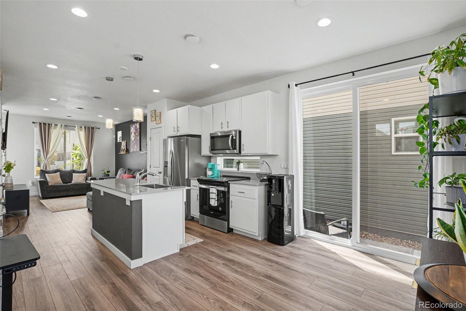 MLS Image #9 for 18262 e 49th place,denver, Colorado