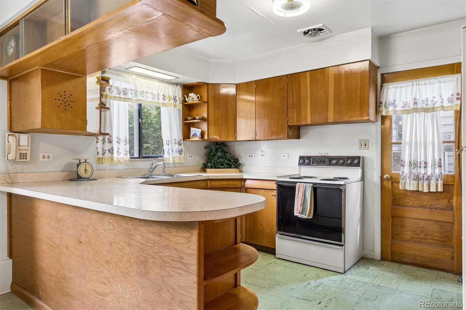 MLS Image #5 for 322 n gilbert street,castle rock, Colorado