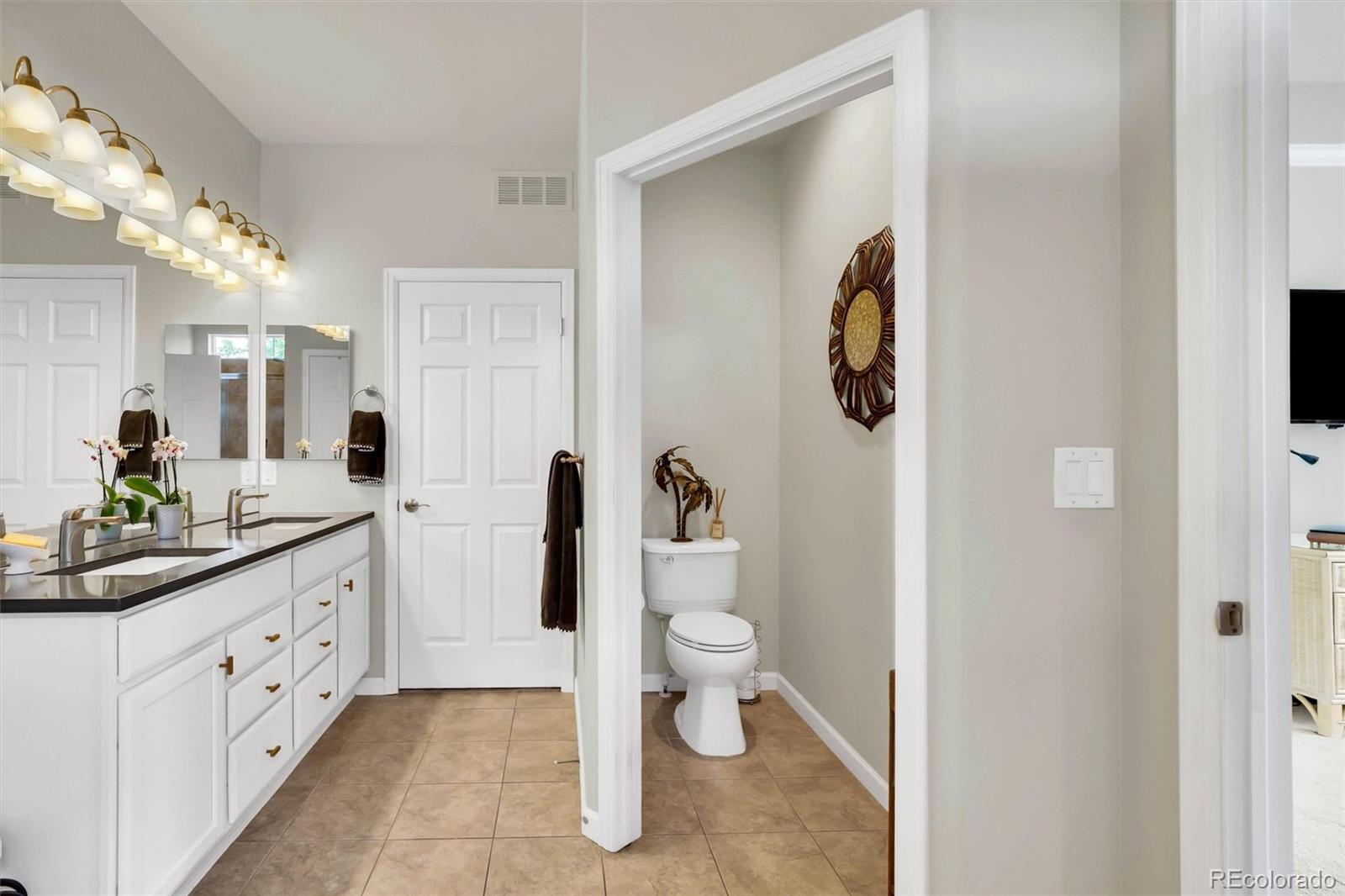 MLS Image #32 for 15922  torreys way,broomfield, Colorado
