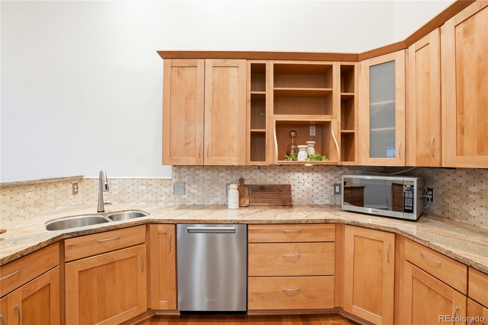 MLS Image #11 for 7522 s monaco way,centennial, Colorado