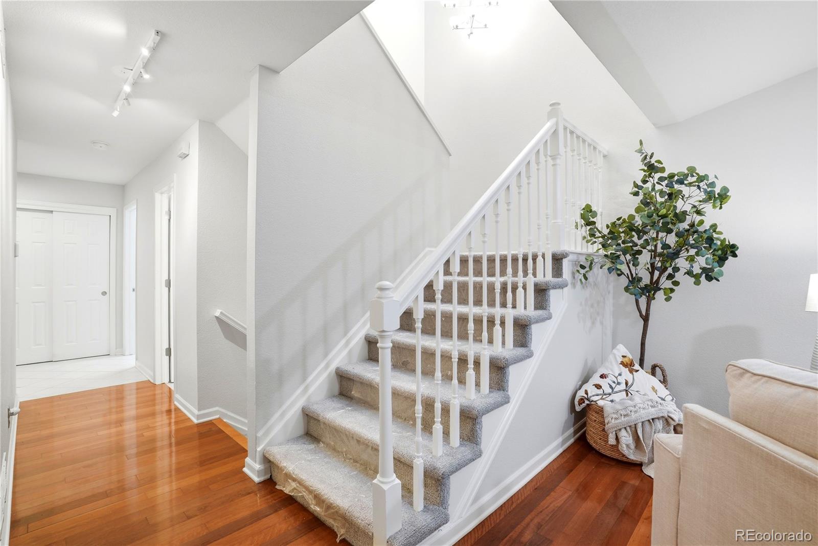 MLS Image #18 for 7522 s monaco way,centennial, Colorado