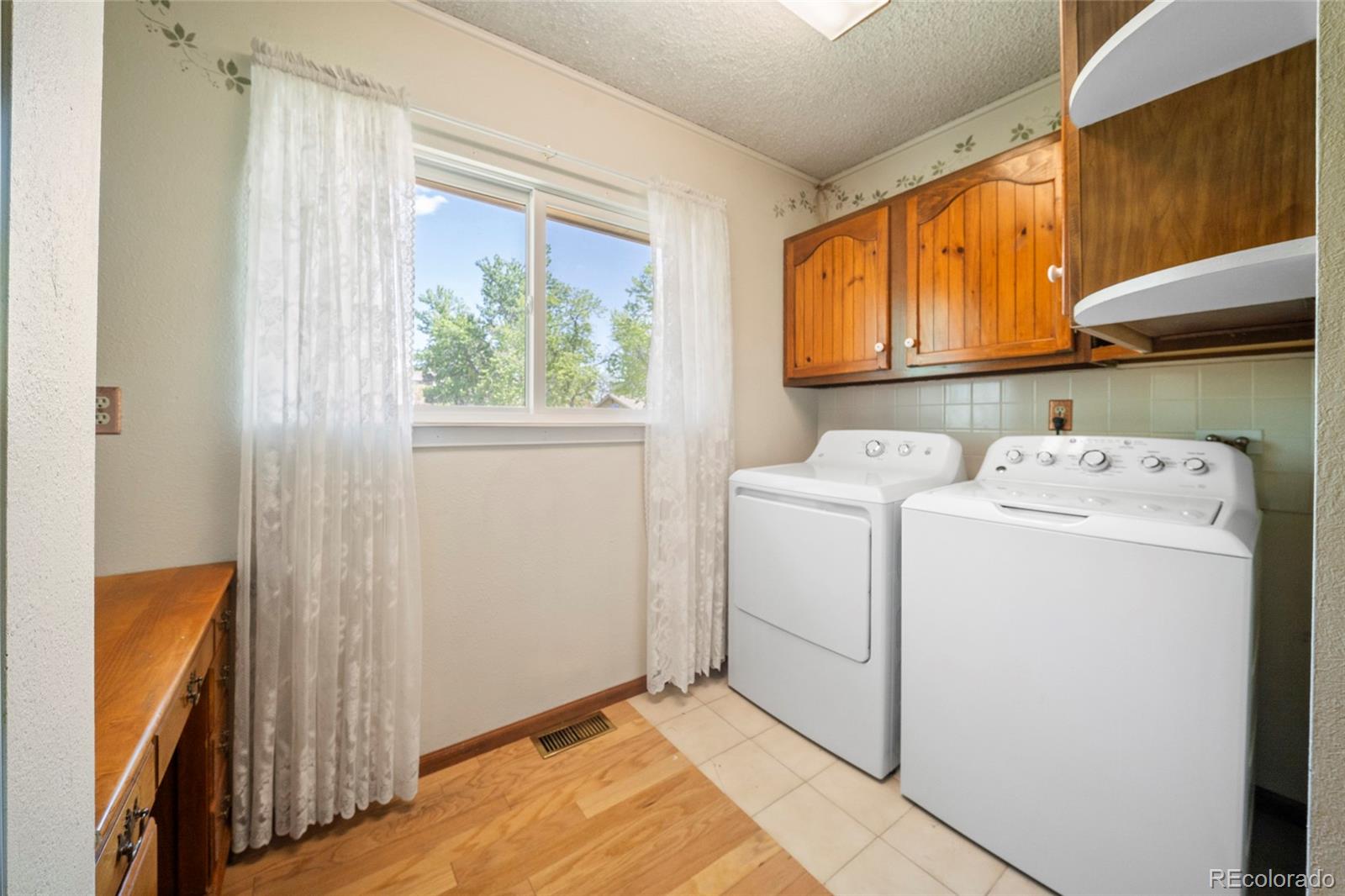 MLS Image #14 for 10152 w 70th drive,arvada, Colorado