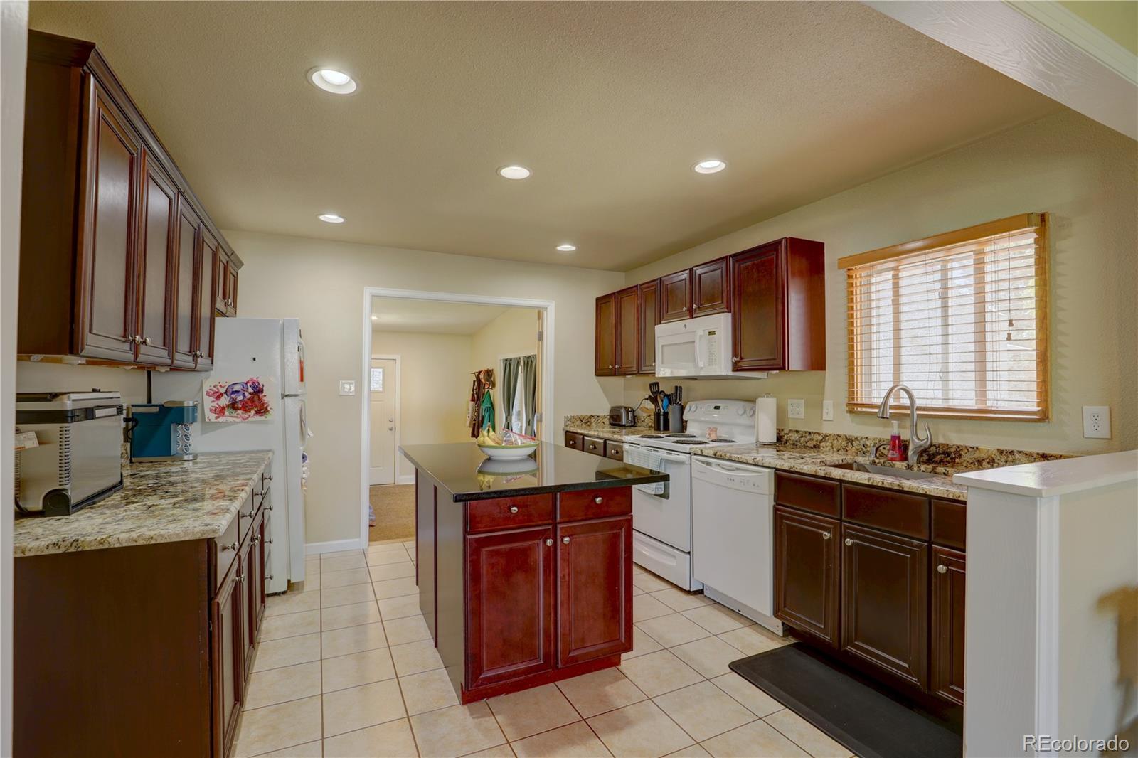 MLS Image #13 for 2610 s king street,denver, Colorado