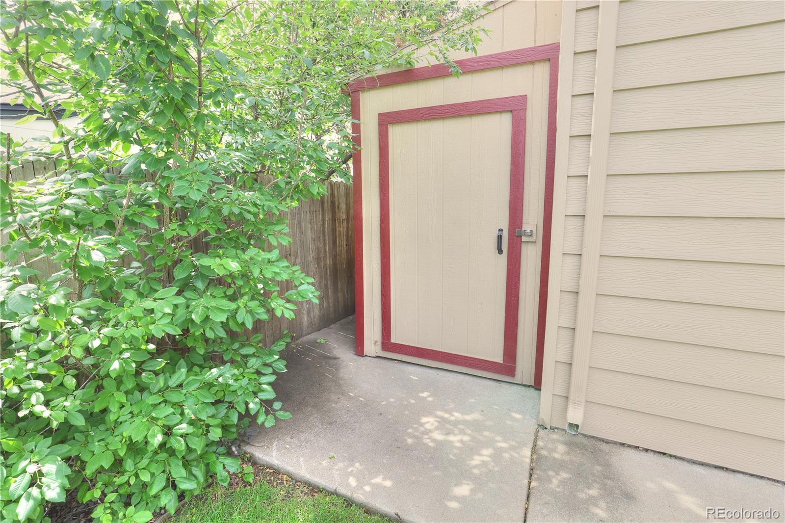 MLS Image #22 for 2610 s king street,denver, Colorado