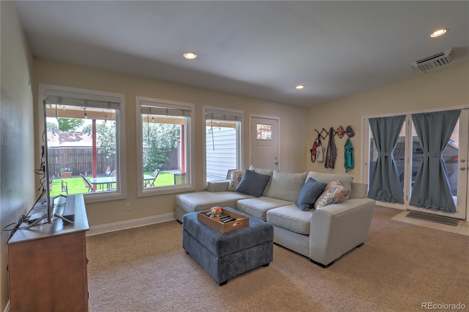 MLS Image #4 for 2610 s king street,denver, Colorado