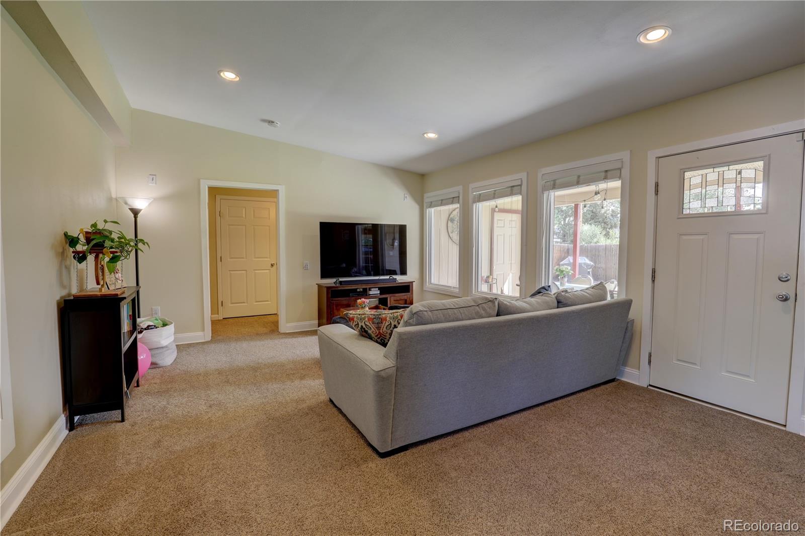 MLS Image #7 for 2610 s king street,denver, Colorado
