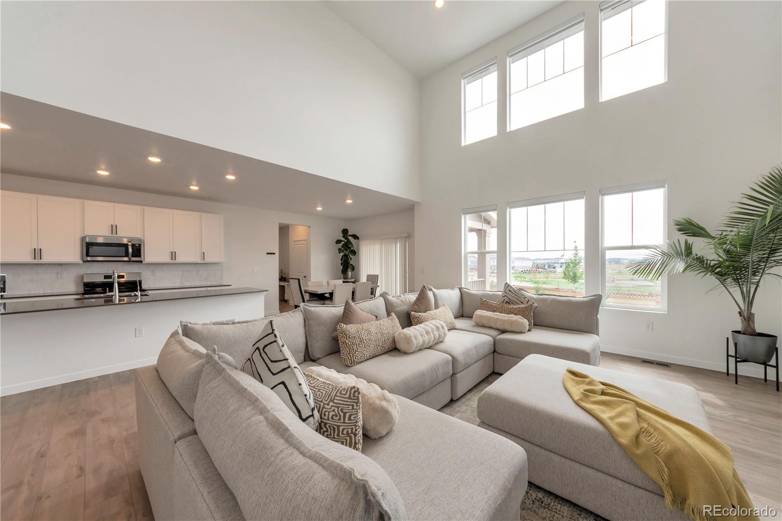 MLS Image #12 for 9981  tucson street,commerce city, Colorado