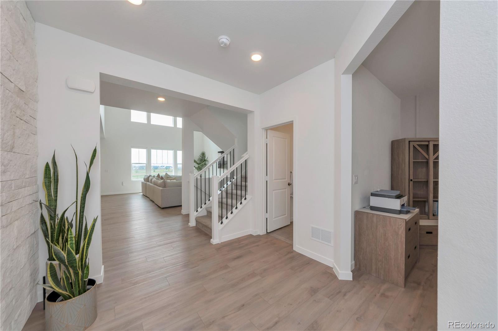 MLS Image #3 for 9981  tucson street,commerce city, Colorado
