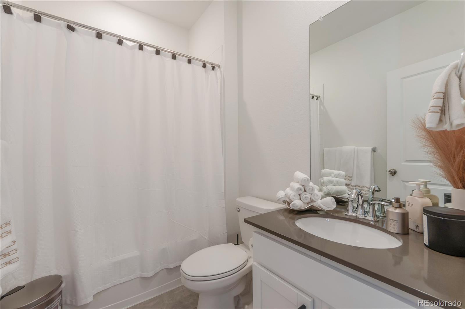 MLS Image #4 for 9981  tucson street,commerce city, Colorado