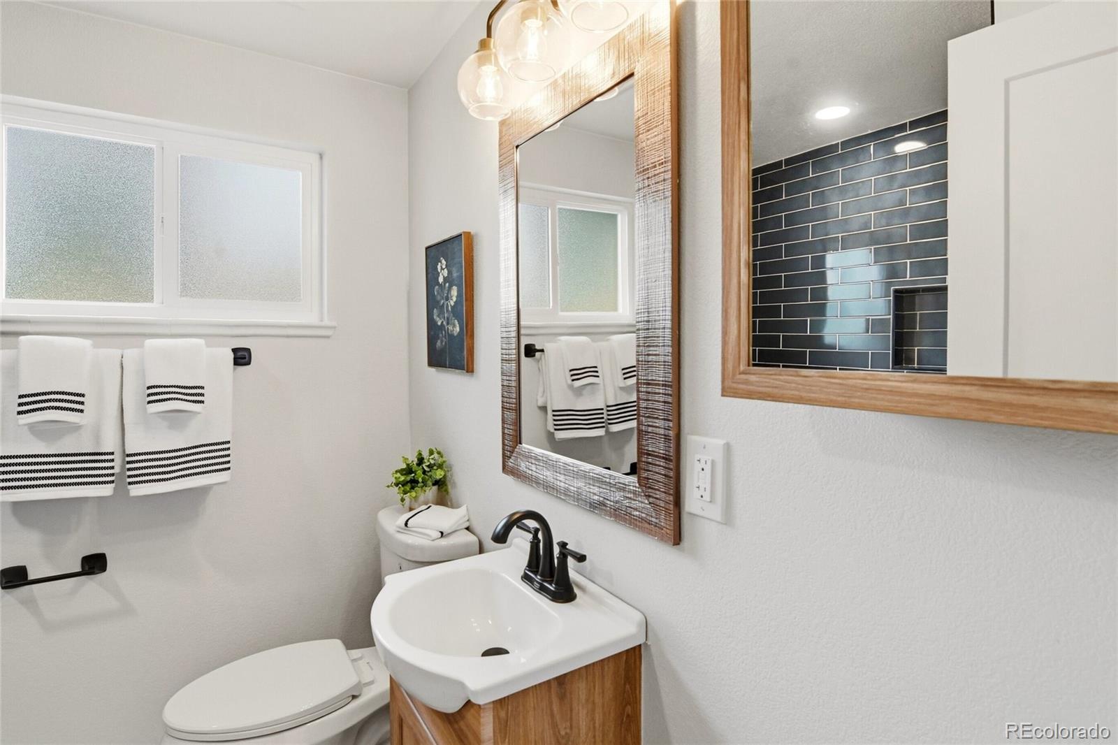MLS Image #18 for 3075 s emerson way,englewood, Colorado