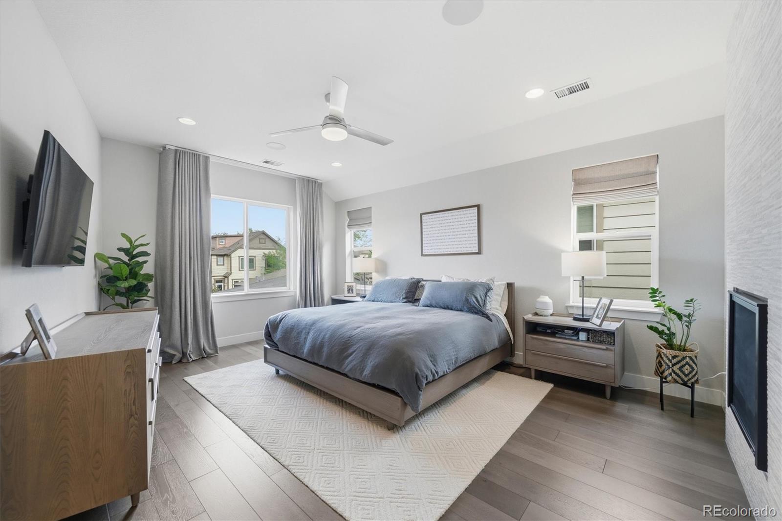 MLS Image #22 for 1164 s lincoln street,denver, Colorado