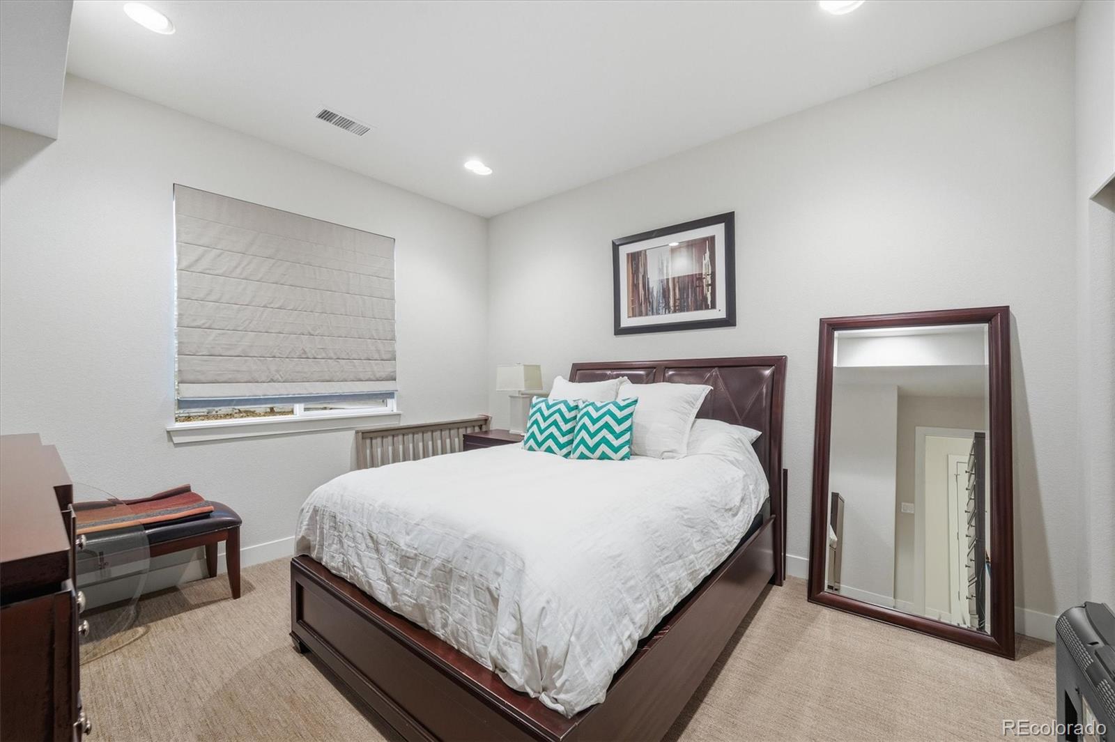 MLS Image #37 for 1164 s lincoln street,denver, Colorado