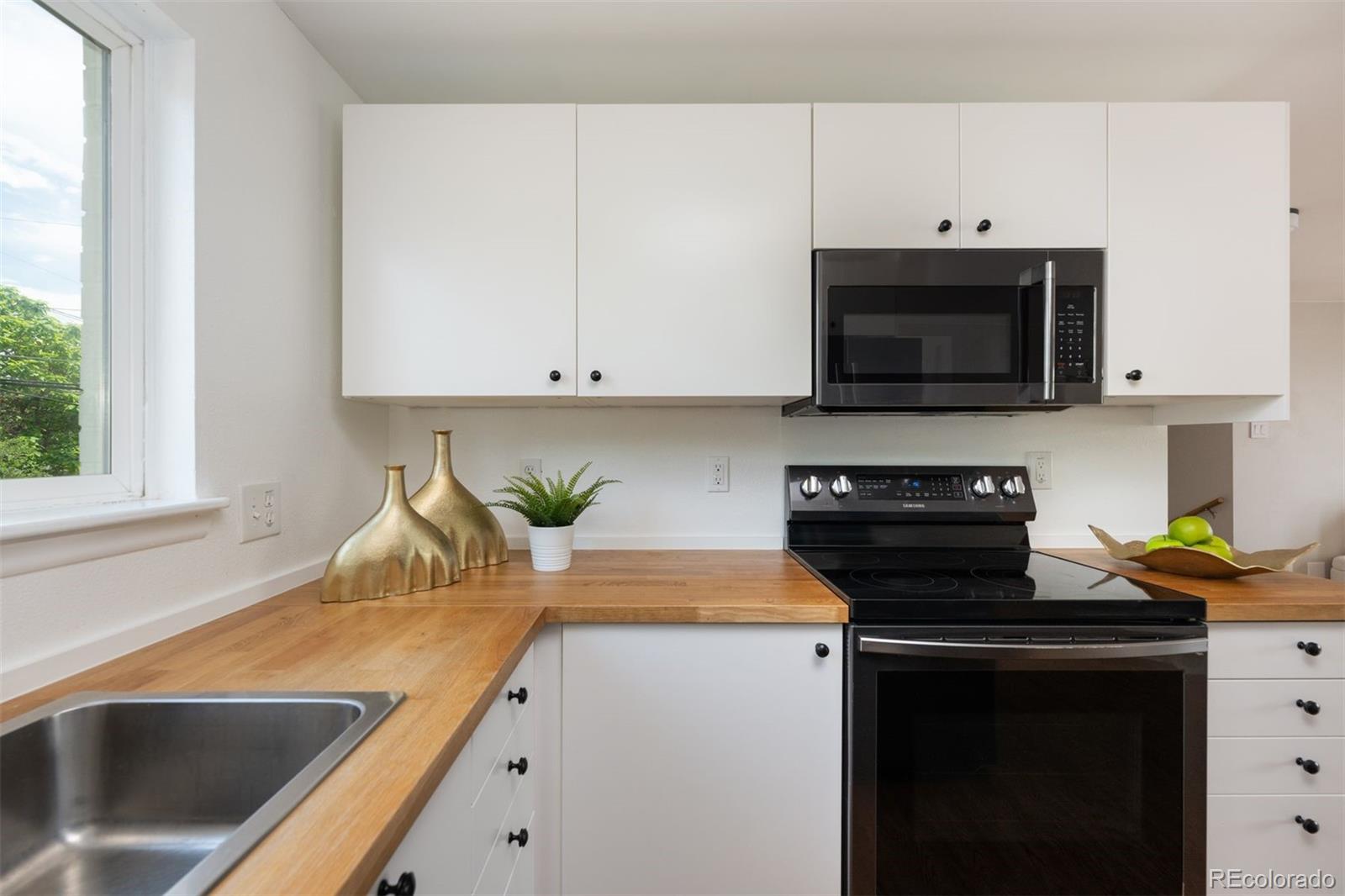 MLS Image #3 for 8370  quivira drive,denver, Colorado