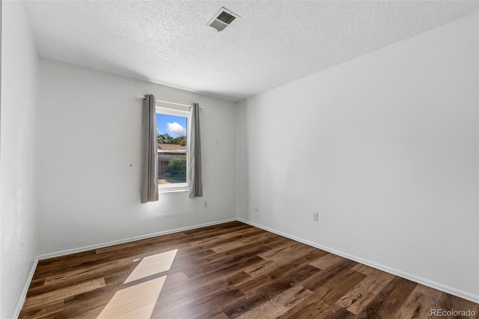 MLS Image #16 for 2205  lincoln street,longmont, Colorado