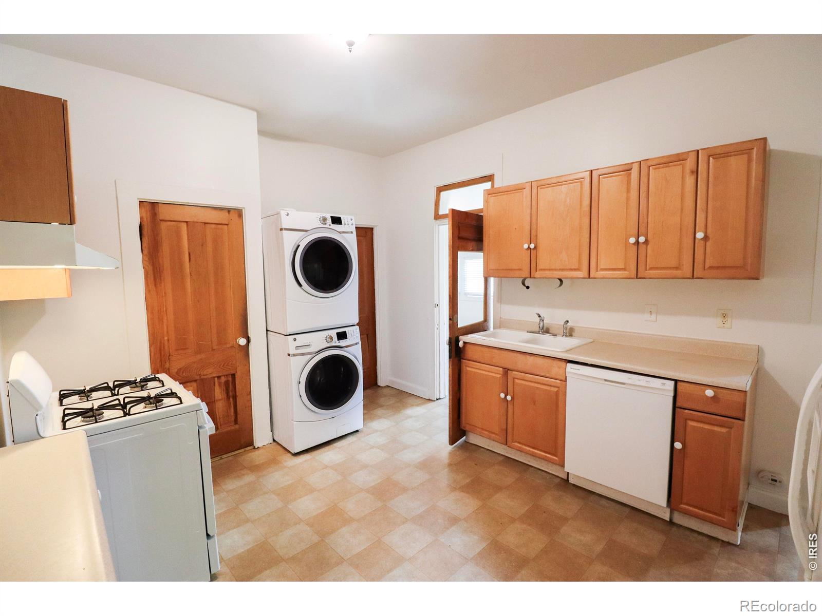MLS Image #9 for 608 s howes street,fort collins, Colorado