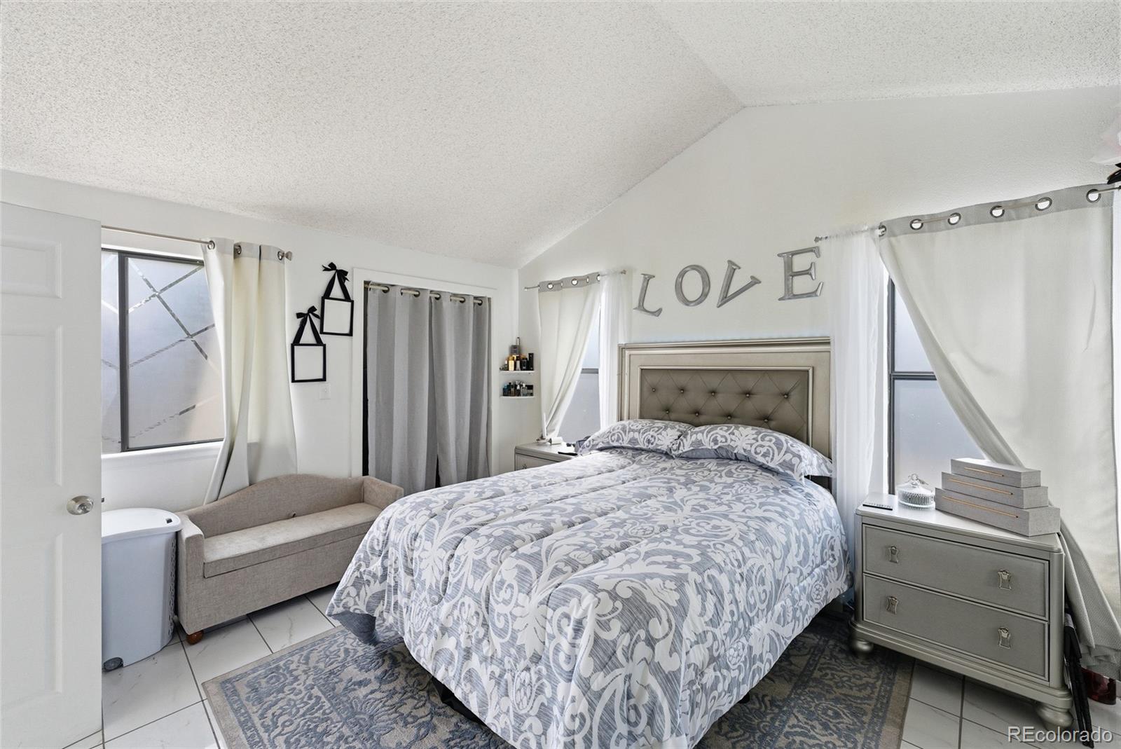 MLS Image #11 for 4331  del rio court,denver, Colorado
