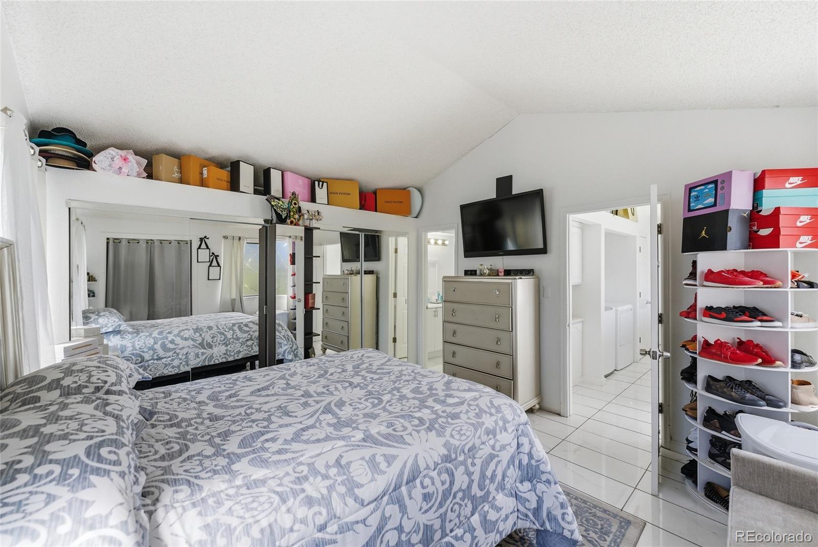 MLS Image #12 for 4331  del rio court,denver, Colorado