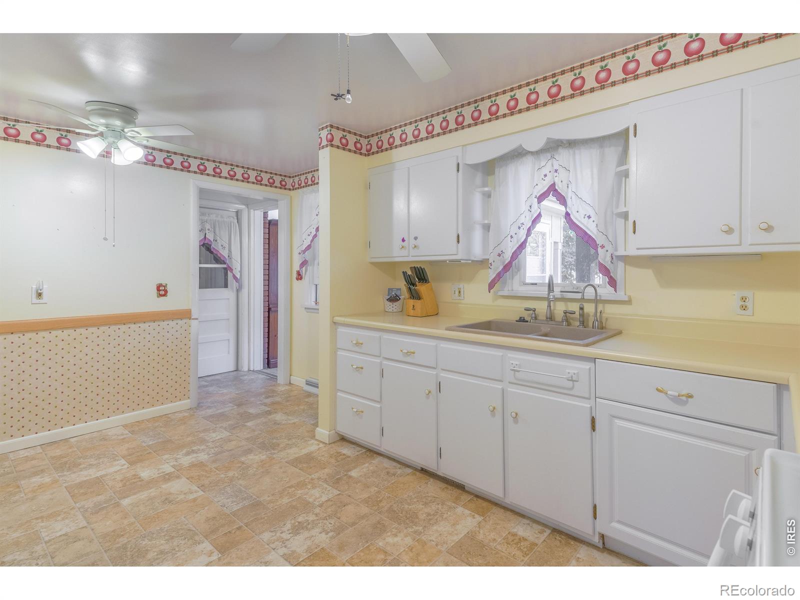 MLS Image #7 for 819  35th avenue,greeley, Colorado