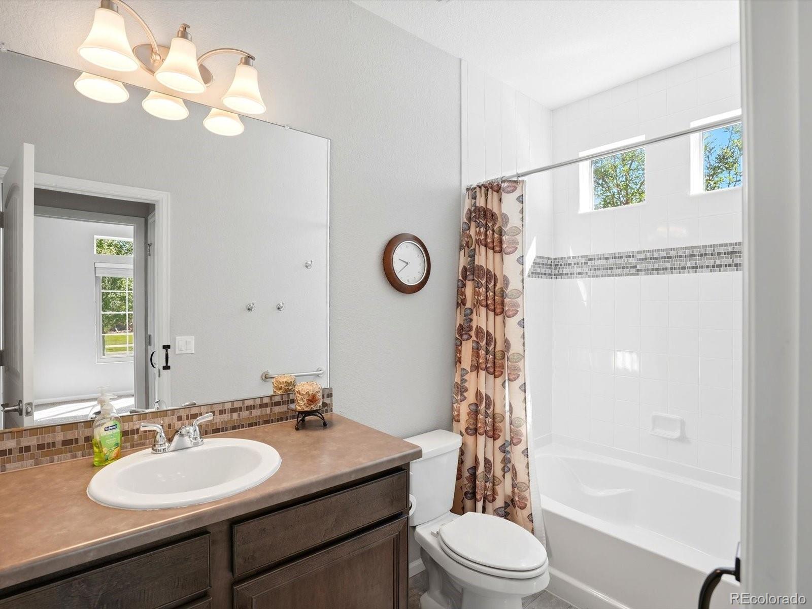 MLS Image #11 for 19983 e 54th avenue,denver, Colorado