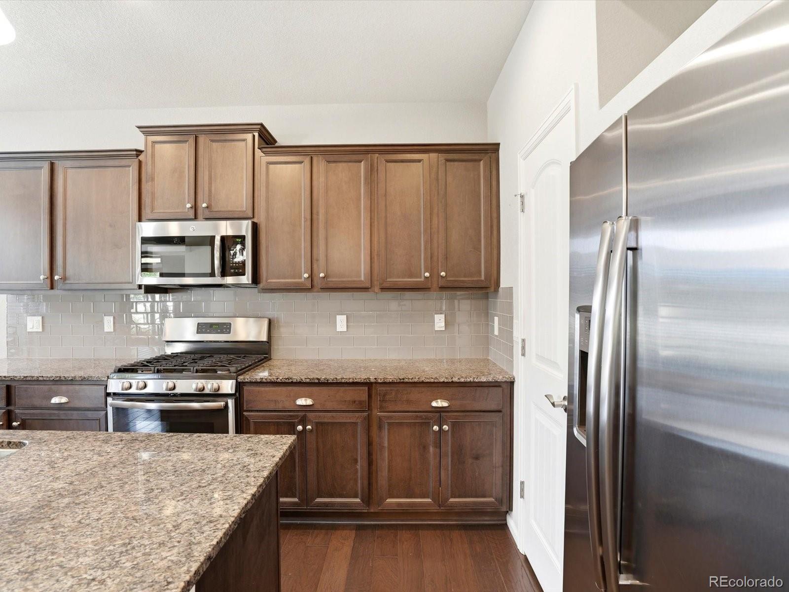 MLS Image #9 for 19983 e 54th avenue,denver, Colorado