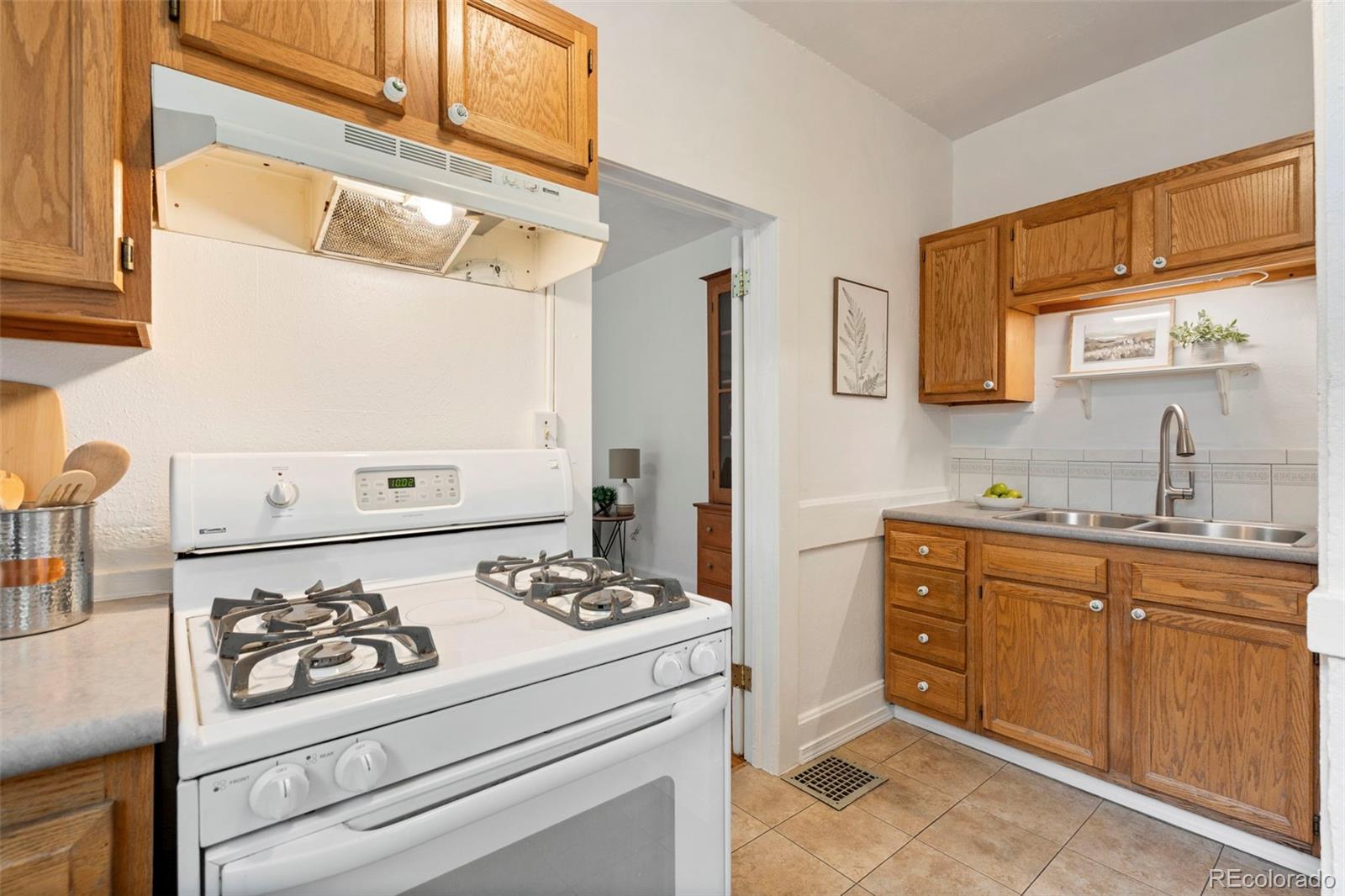 MLS Image #29 for 1808 s pennsylvania street,denver, Colorado
