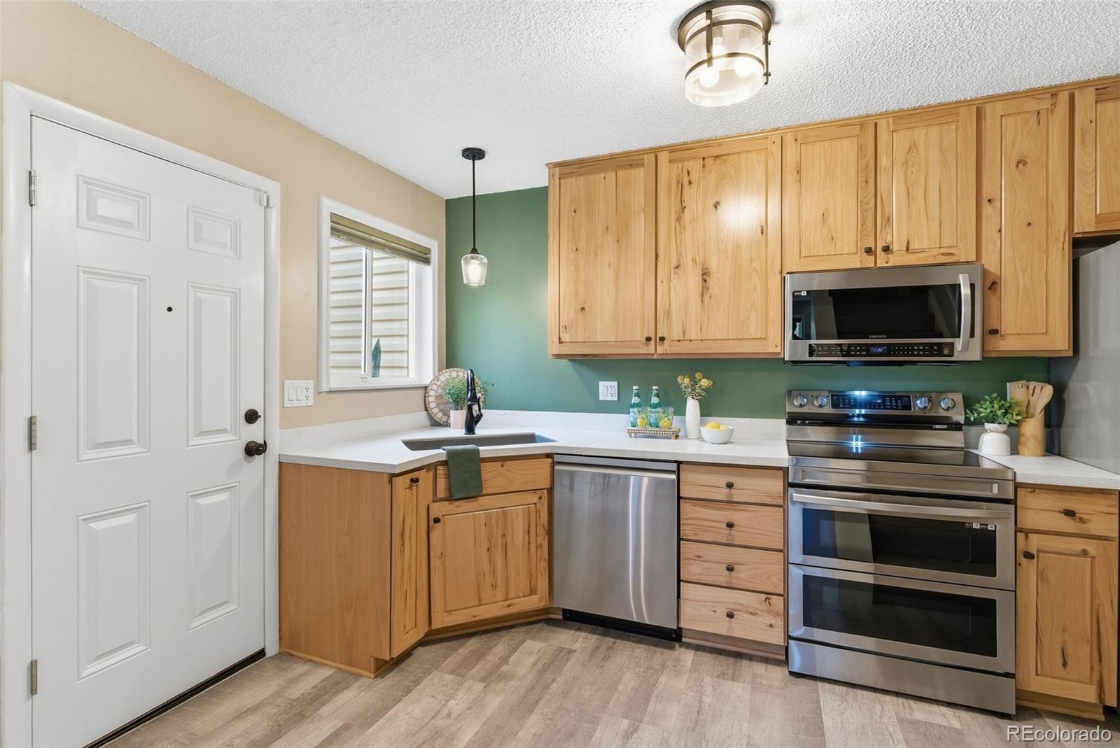 MLS Image #10 for 1739 s lee street c,lakewood, Colorado