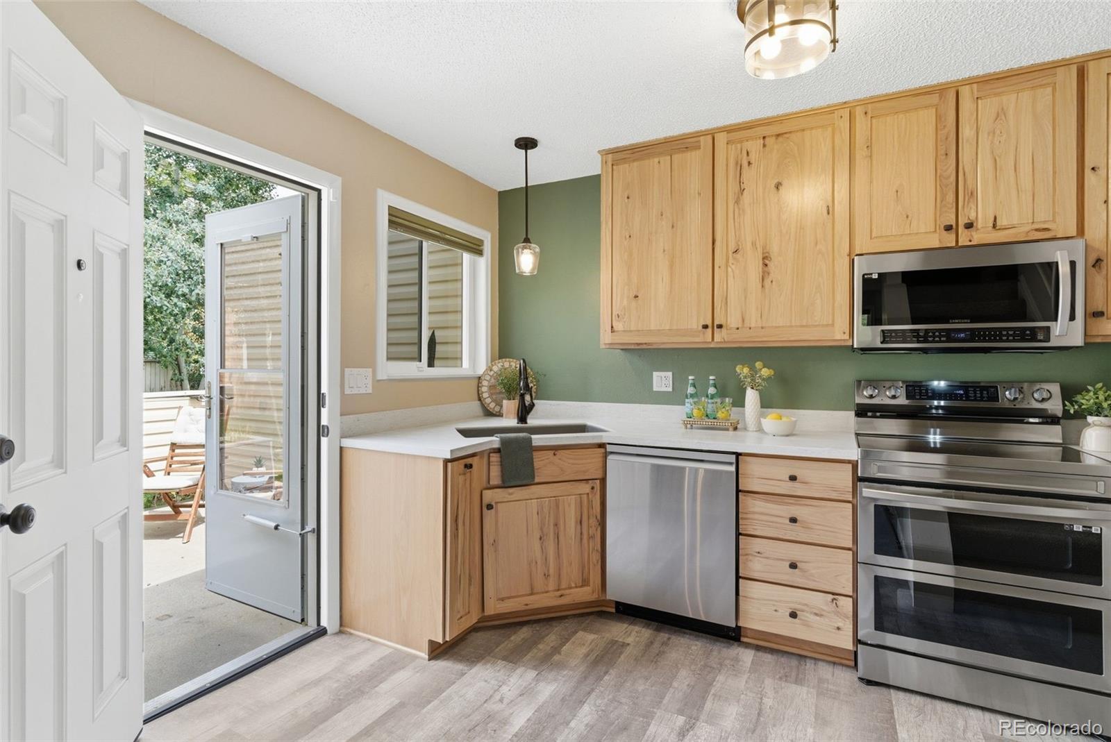 MLS Image #8 for 1739 s lee street c,lakewood, Colorado